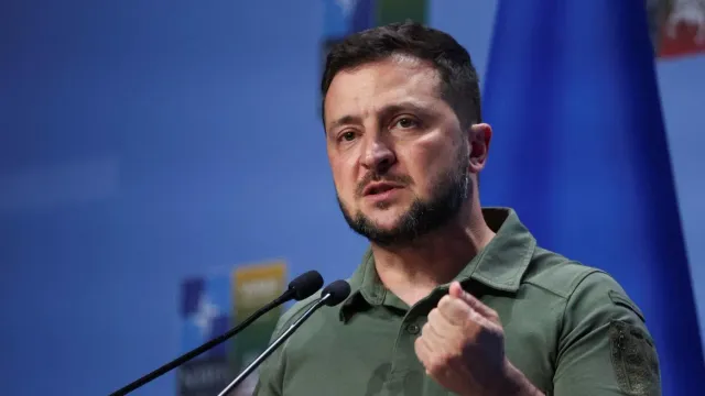 Горячая новость | Зеленский выдал старые планы ввода военных НАТО на Украину