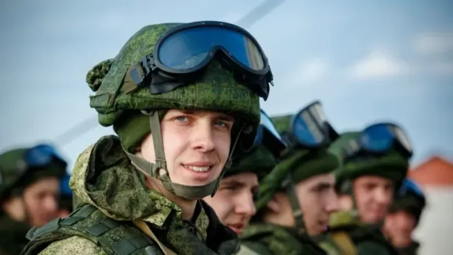 Солдаты РФ из группировки «Восток» демонстрируют отвагу и героизм в ходе выполнения боевых миссий