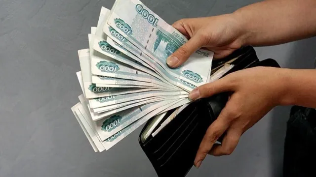 Скачок зарплат в России произошел из-за дефицита кадров