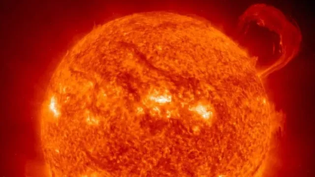 Взрыв солнечной плазмы обрушился на космический аппарат Solar Orbiter