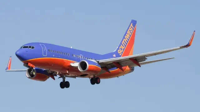 Акции Southwest Airlines падают из-за роста расходов и снижения выручки