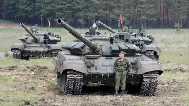 "Биатлонный" Т-72 уничтожил танк ВС Украины с дистанции 2,5 километра