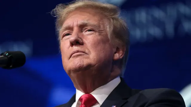 Горячая новость | Дональд Трамп утверждает, что намерен устроить России «маленький сюрприз»
