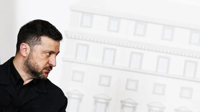 Азаров предложил отстранить Зеленского при помощи одной процедуры