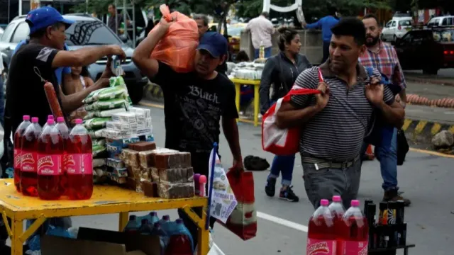 Венесуэла готовится регулировать частные поставки продуктов питания и лекарств