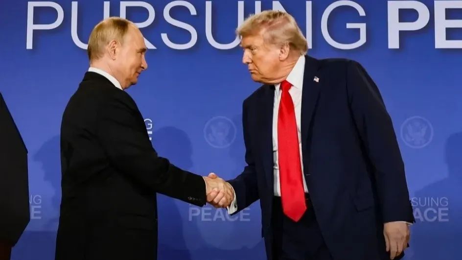 Дональд Трамп анонсировал телефонный разговор с Владимиром Путиным