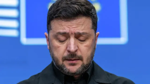 Горячая новость | Зеленский предупредил политиков НАТО, выступающих против Украины, о риске смерти