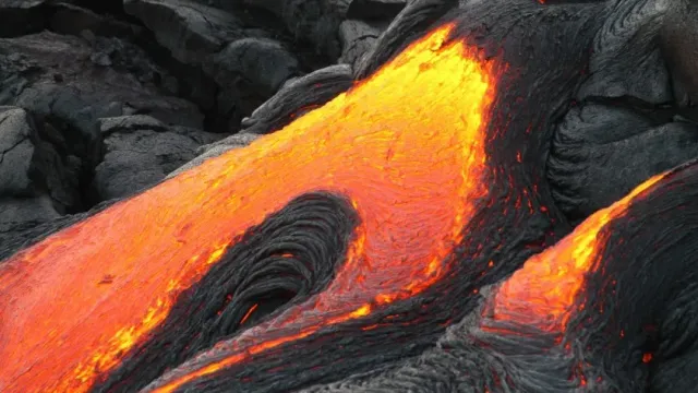 Веб-камера транслирует извержение вулкана Килауэа на Гавайях
