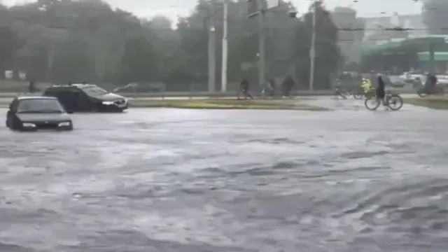 Ливень затопил 100 калининградских улиц