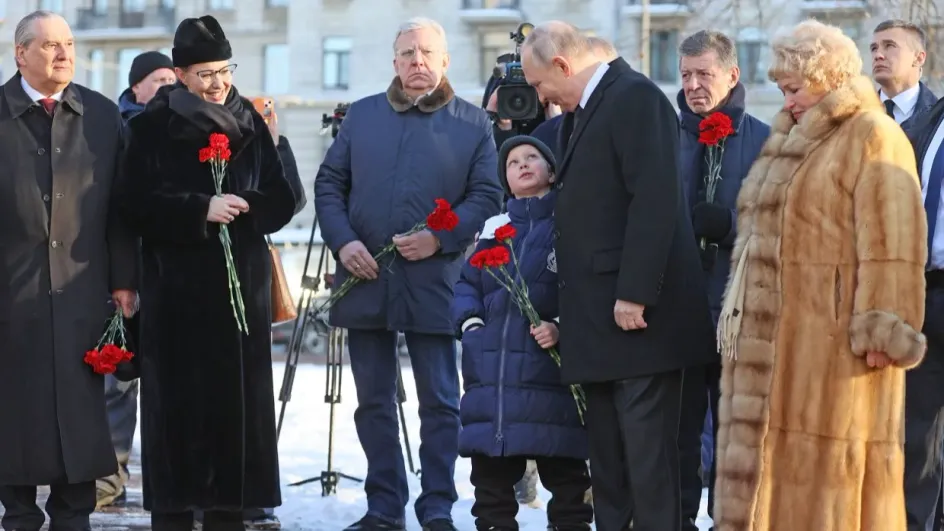 Путин пообщался с внуком Анатолия Собчака и обнял на прощание его дочь Ксению