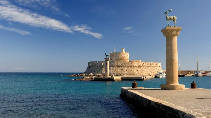 Британский туристический оператор отменяет все рейсы на греческий остров Родос