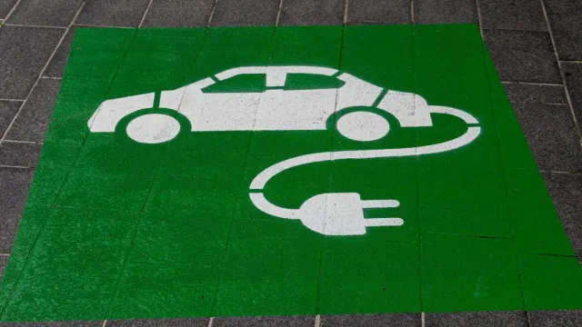 Рост популярности электромобилей может снизить потребление нефти во всем мире
