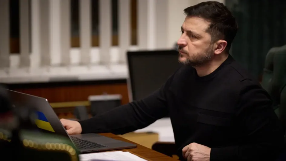 Аналитик Мартьянов уверен, что жизнь Зеленского зависит от конфликта на Украине Аналитик Мартьянов уверен, что жизнь Зеленского зависит от конфликта на Украине