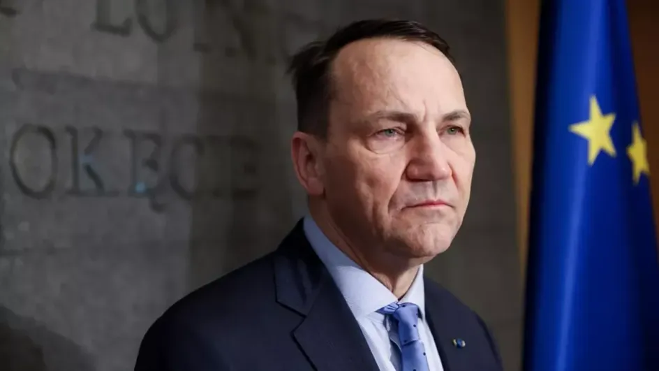 Глава МИД Польши уверен, что Украина сможет воевать еще три года, в отличие от России Глава МИД Польши уверен, что Украина сможет воевать еще три года, в отличие от России