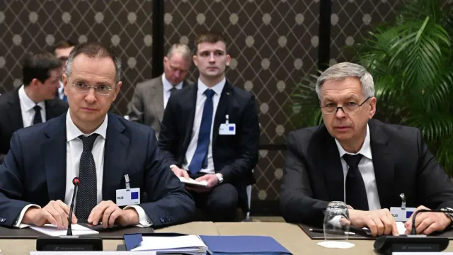 Делегация России покинула отель, в котором проходили переговоры