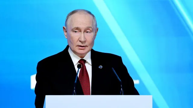 Владимир Путин заявил о неспособности Украины к самостоятельному существованию