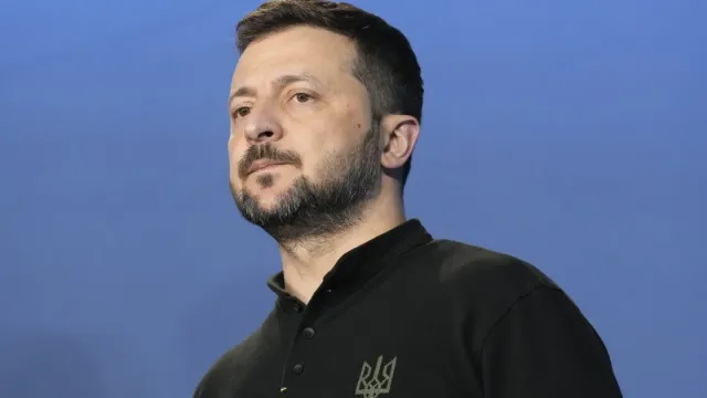 Обозреватель Гришин: у Зеленского есть лишь один выход, чтобы спасти Украину