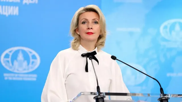 Захарова заявила, что Зеленский пытался попасть во все камеры на G7