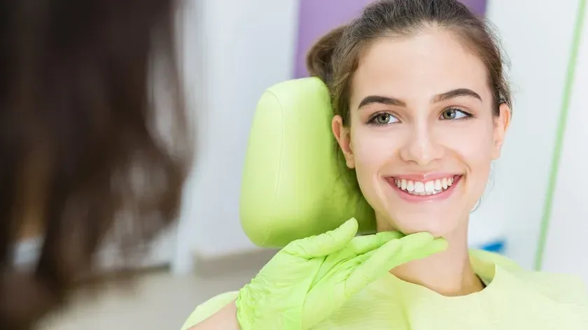Стоматолог предупредил о частой ошибке при чистке зубов, которую допускают многие люди