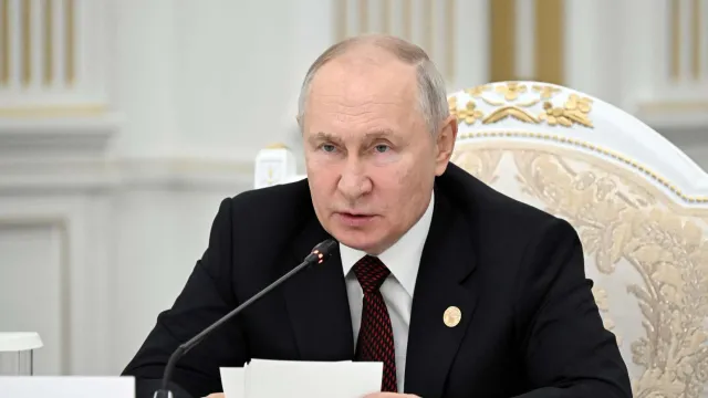 Владимир Путин: России грозит потеря суверенитета при покупке всего за нефть
