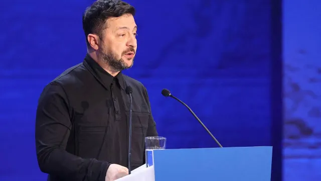 Зеленский потребовал от Запада немедленно поставить ПВО