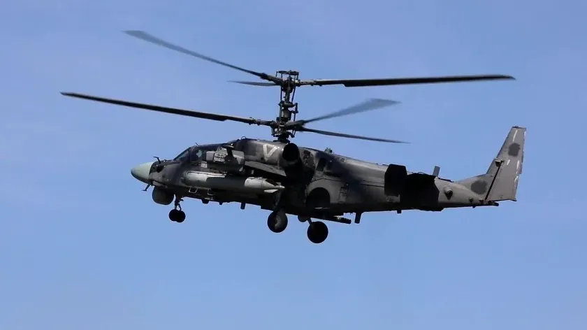 Минобороны РФ проинформировало, что экипаж Ка-52 «Аллигатор» отработал НАРами по противнику