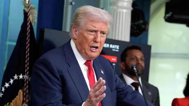 Горячая новость | Трамп заявил, что в пятницу поедет в Россию и встретится с Путиным