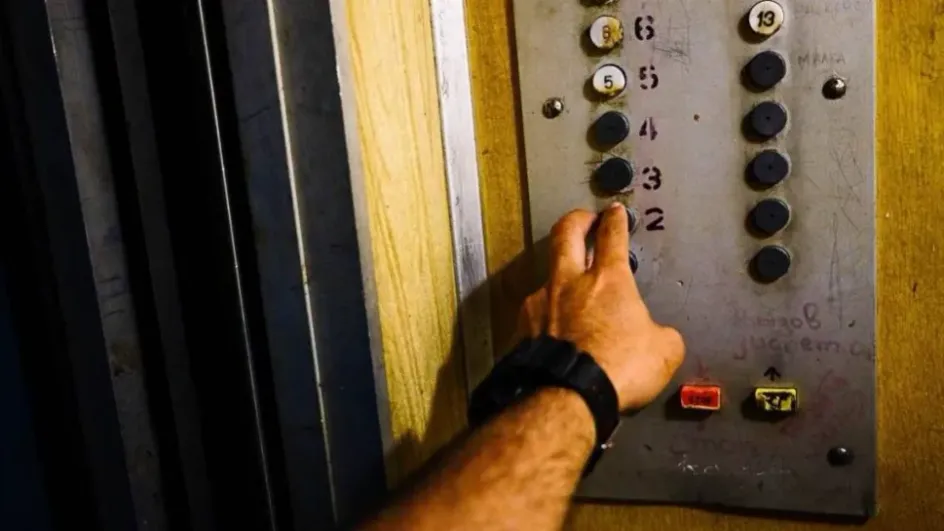 В России продлят срок службы устаревших лифтов