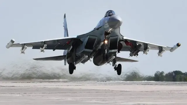 ЕС приостановил патрульные полеты над Черным морем после перехвата российским СУ-35