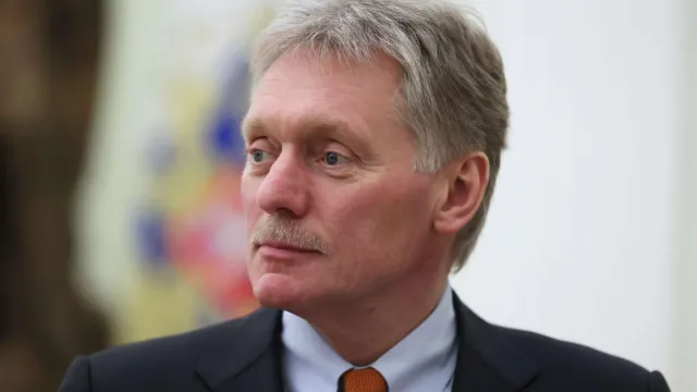 Горячая новость | Песков: РФ продолжает СВО, но стремится к мирному урегулированию конфликта