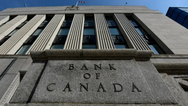 Банк Канады поднимает ставки до 4,75% в условиях перегрева экономики