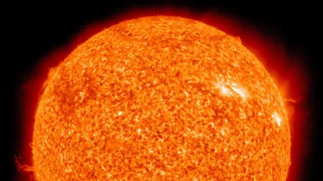 Редкая солнечная вспышка X-класса подавляет радиосигналы в США и в Тихом океане