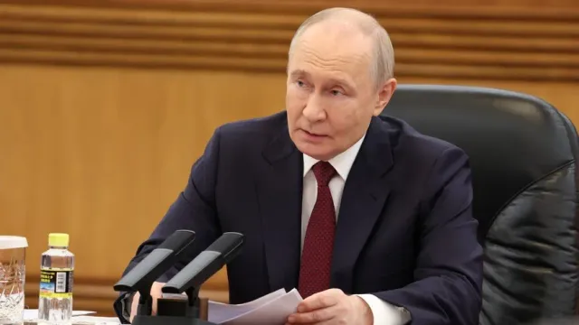 Президент Путин провел оперативное совещание с Совбезом