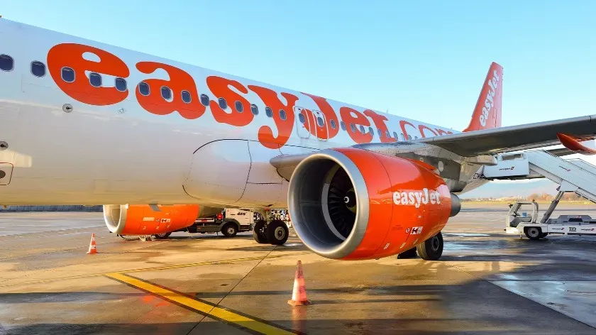 EasyJet показала рекордную прибыль в третьем квартале благодаря росту спроса на летние поездки