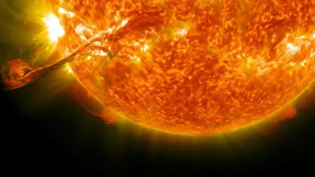Ученые из России предупреждают о возможных мощных вспышках на Солнце 17 июня