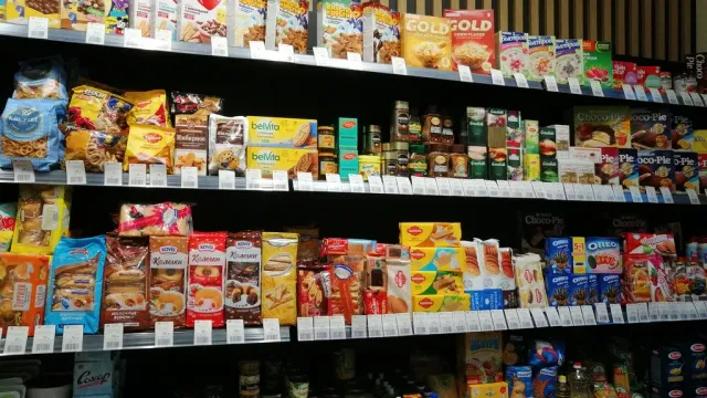 В российских магазинах могут исчезнуть некоторые продукты