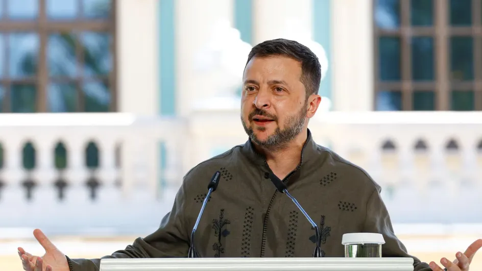 Зеленский заявил, что изменит формат работы переговорной делегации Зеленский заявил, что изменит формат работы переговорной делегации