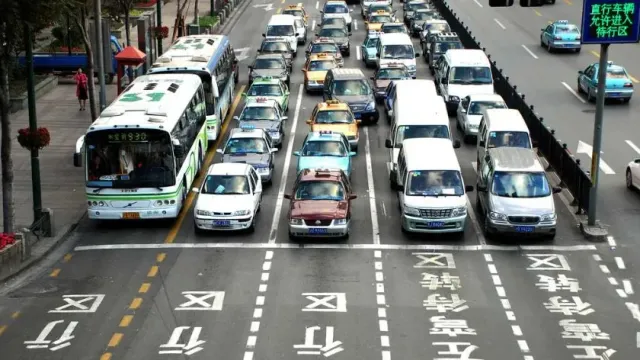 Китай выпускает руководство по стандартизации интеллектуальных подключенных транспортных средств