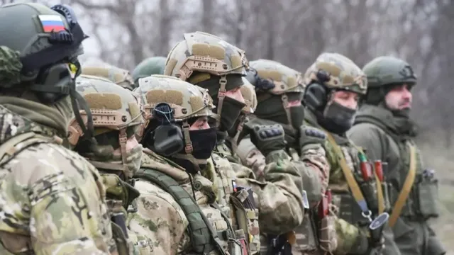 RusVesna показала видео военкоров, рассказывающих об обстановке в селе Новобахмутовка