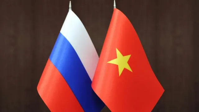 Россия обсудит с Вьетнамом использование национальных валют при торговле