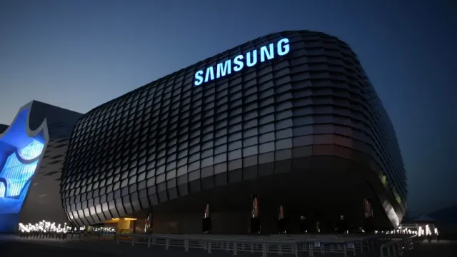 Google запрещает Samsung расширять свое предложение поисковых приложений